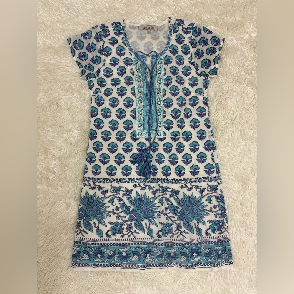 Bella Tu Blue and White Floral Top